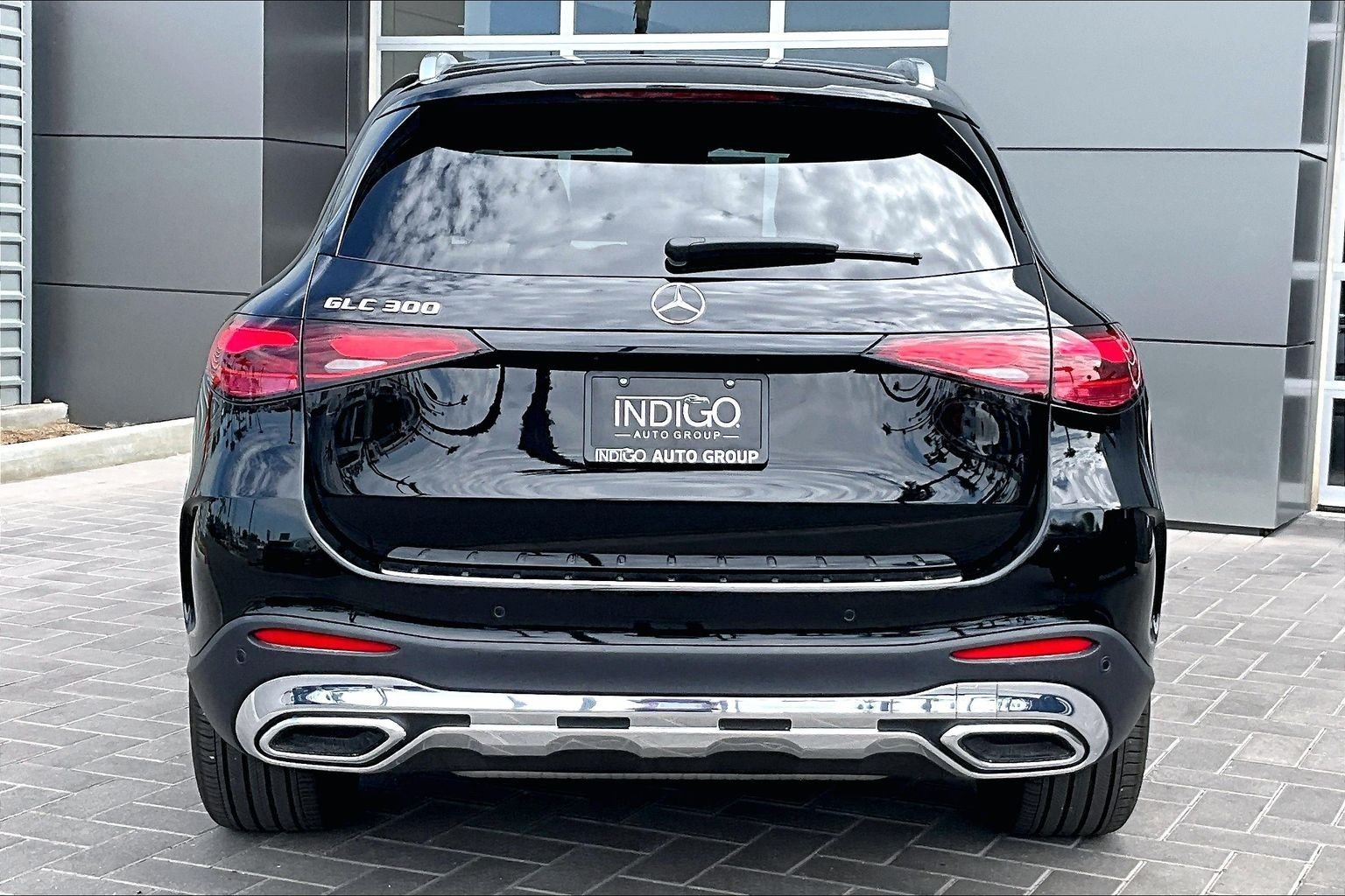 Used 2026 Black Mercedes-Benz GLC 300 image 4