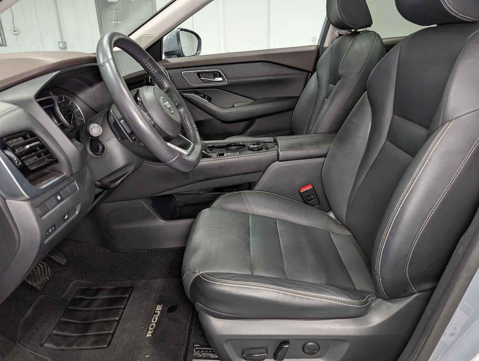 Used 2021 BOULDER GRAY PE Nissan SL image 4