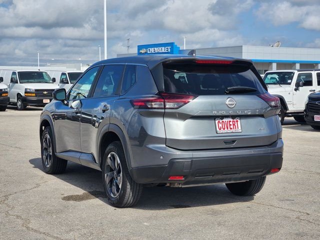 Used 2025 Gray Nissan SV image 5