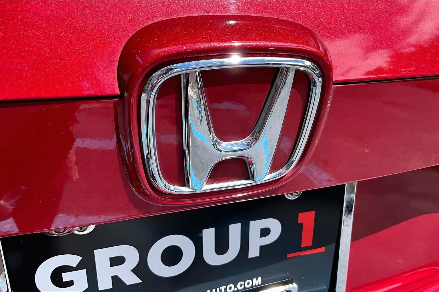 Used 2021 Radiant Red Metallic Honda EX-L image 31