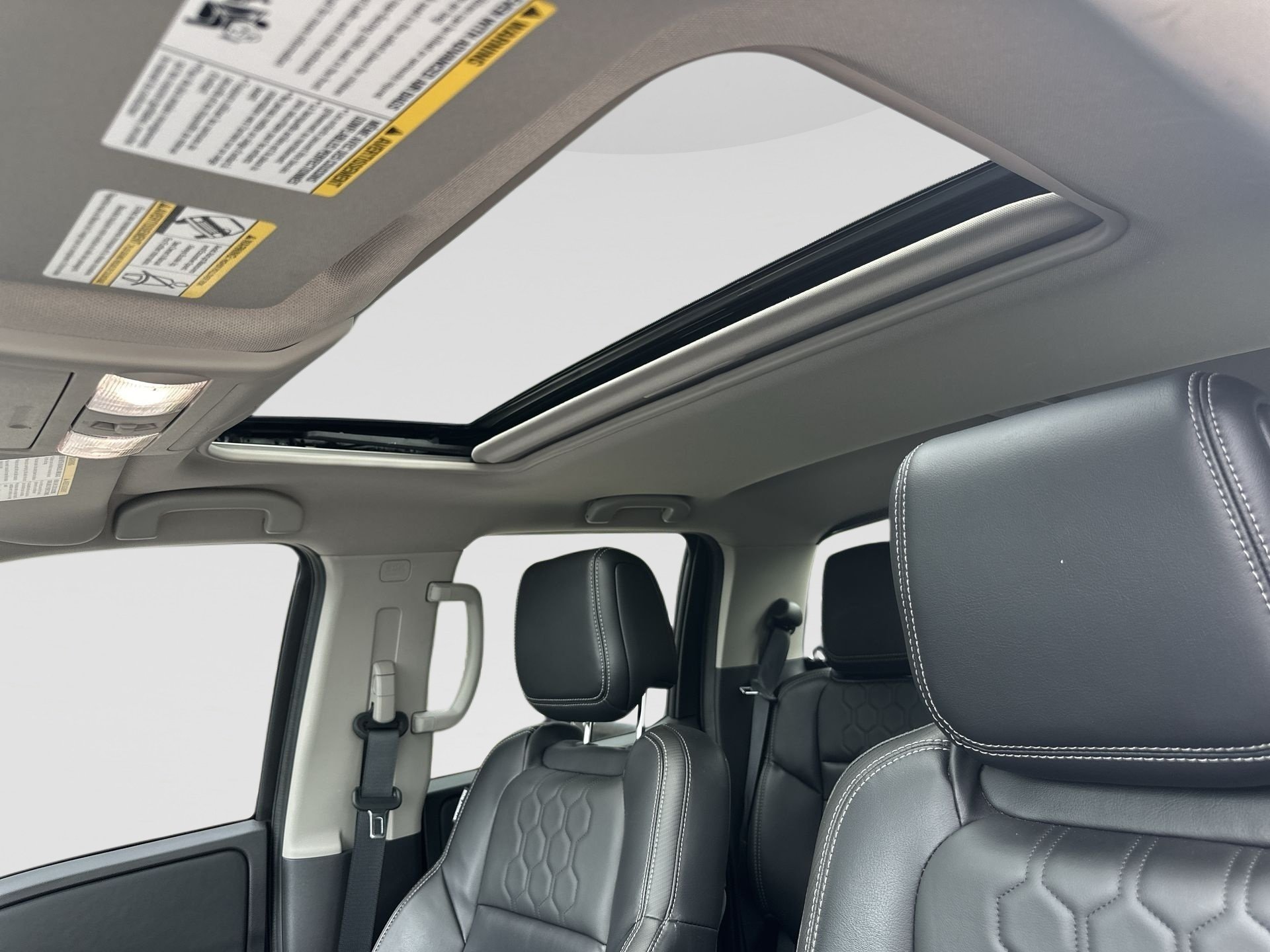 2024 Nissan Frontier SL - Photo 18