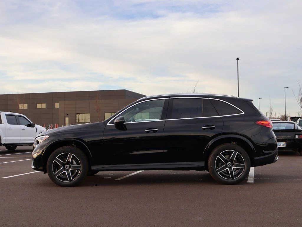 New 2026 Black Mercedes-Benz GLC 300 image 4
