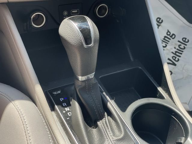 Used 2018 Silver Hyundai SEL image 31
