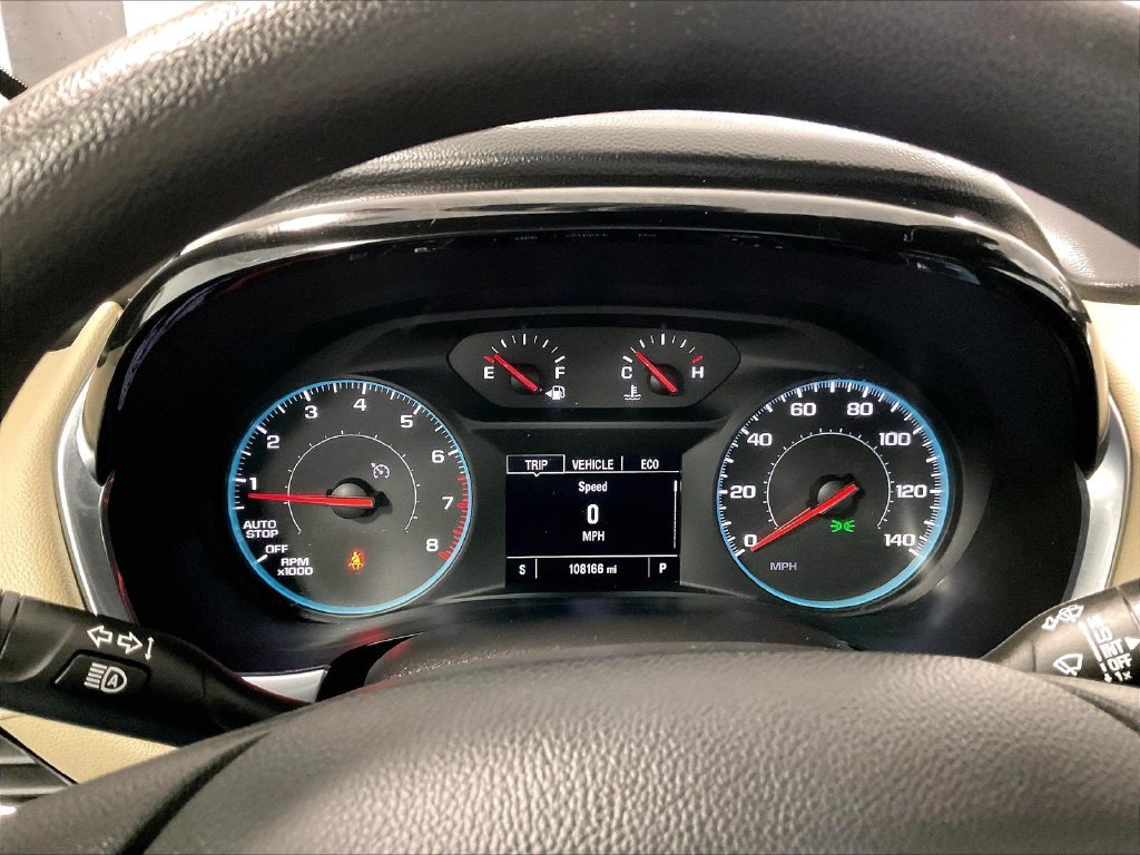 Used 2022 Silver Chevrolet LS image 25