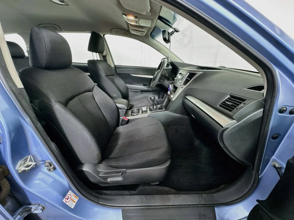 Used 2011 Blue Subaru 2.5i image 31