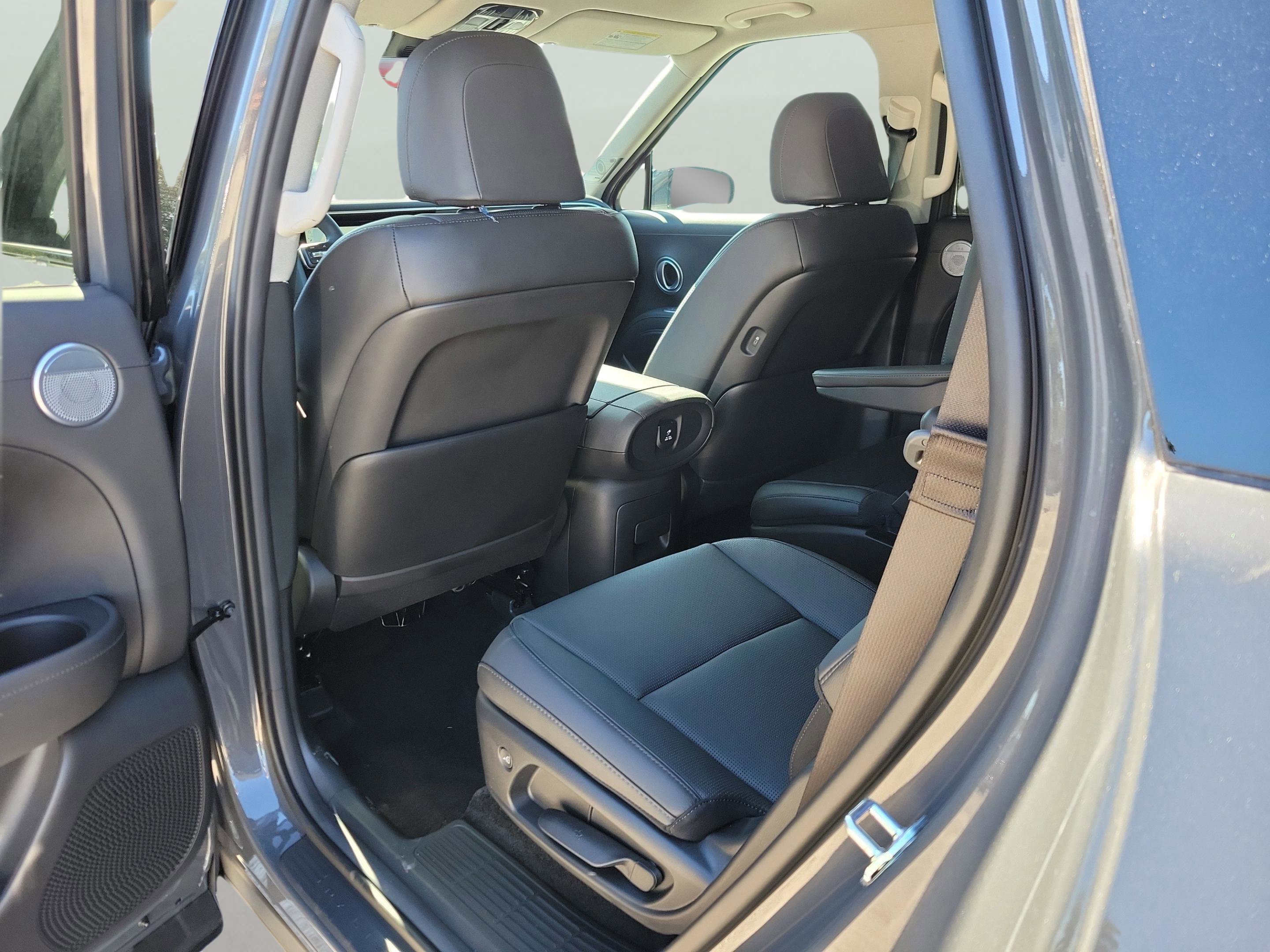 New 2026 Ecotronic Gray Pearl Hyundai Limited AWD image 13