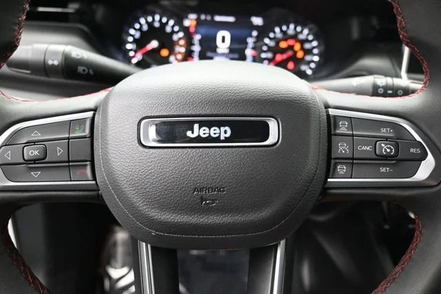 Used 2025 White Jeep Trailhawk image 17