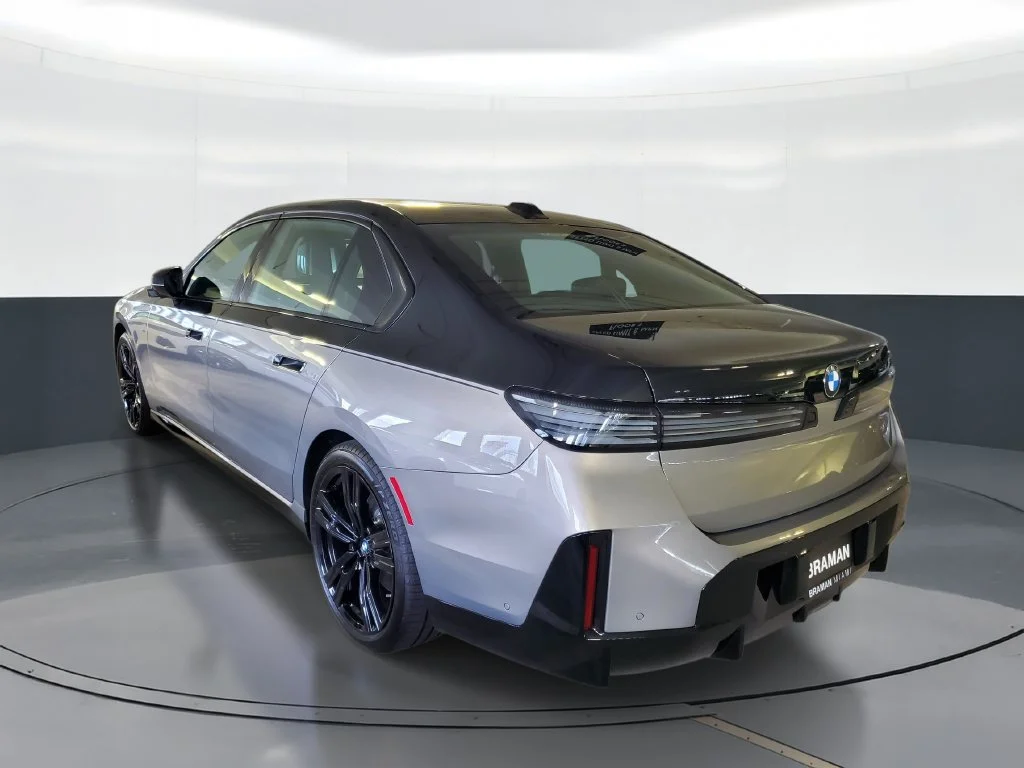 New 2027 BMW Individual Two-Tone Oxide Grey Metallic with Black Sapphire Metallic BMW  image 4