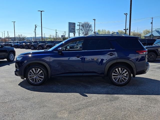 Used 2023 Blue Nissan SL image 6