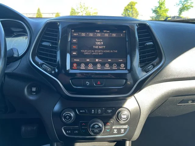 Used 2019 Gray Jeep Limited image 25