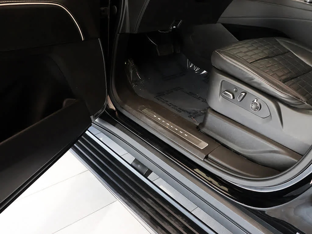 Used 2021 BLACK RAVEN Cadillac Sport Platinum image 30