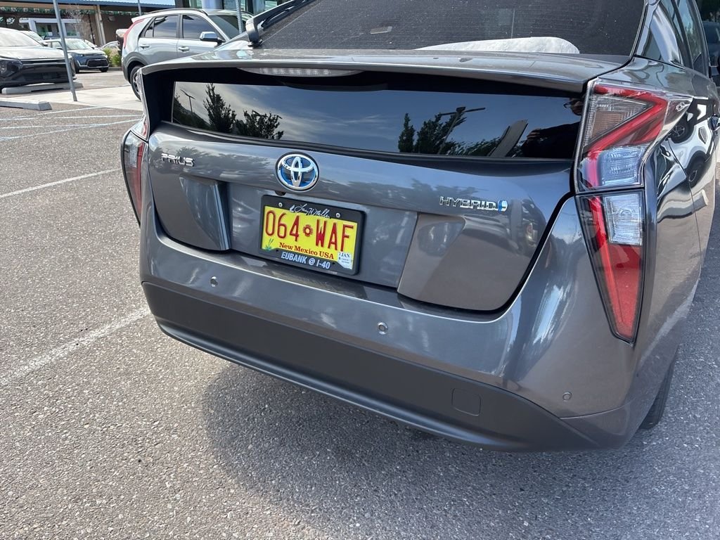 Used 2018 Gray Toyota Two image 19