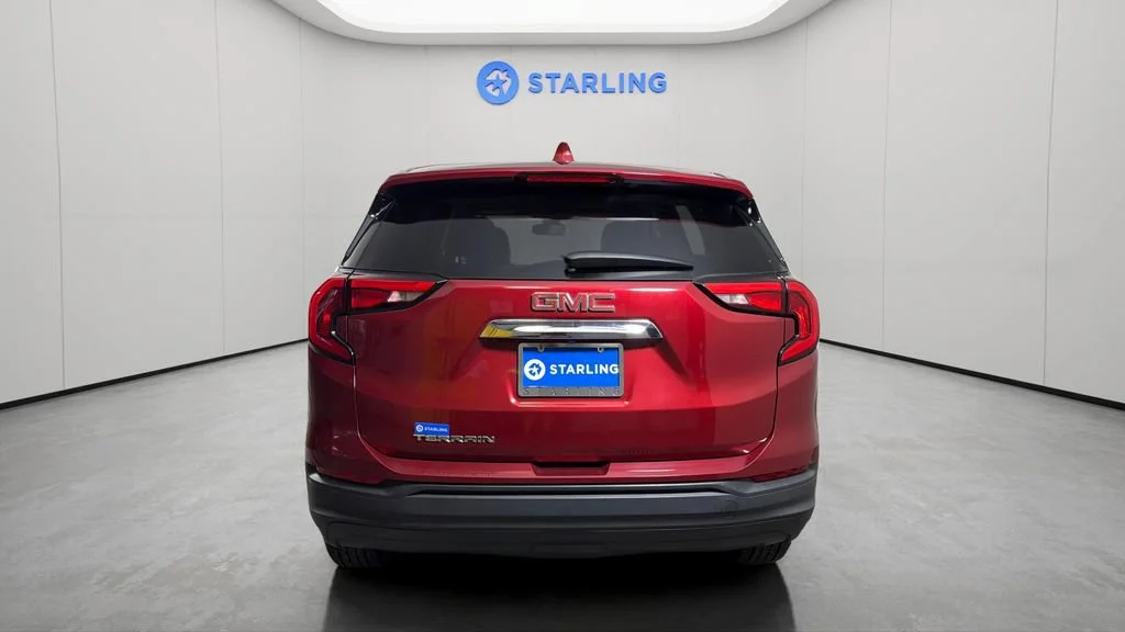 Used 2020 RED QUARTZ TINTCOAT GMC SLE image 7