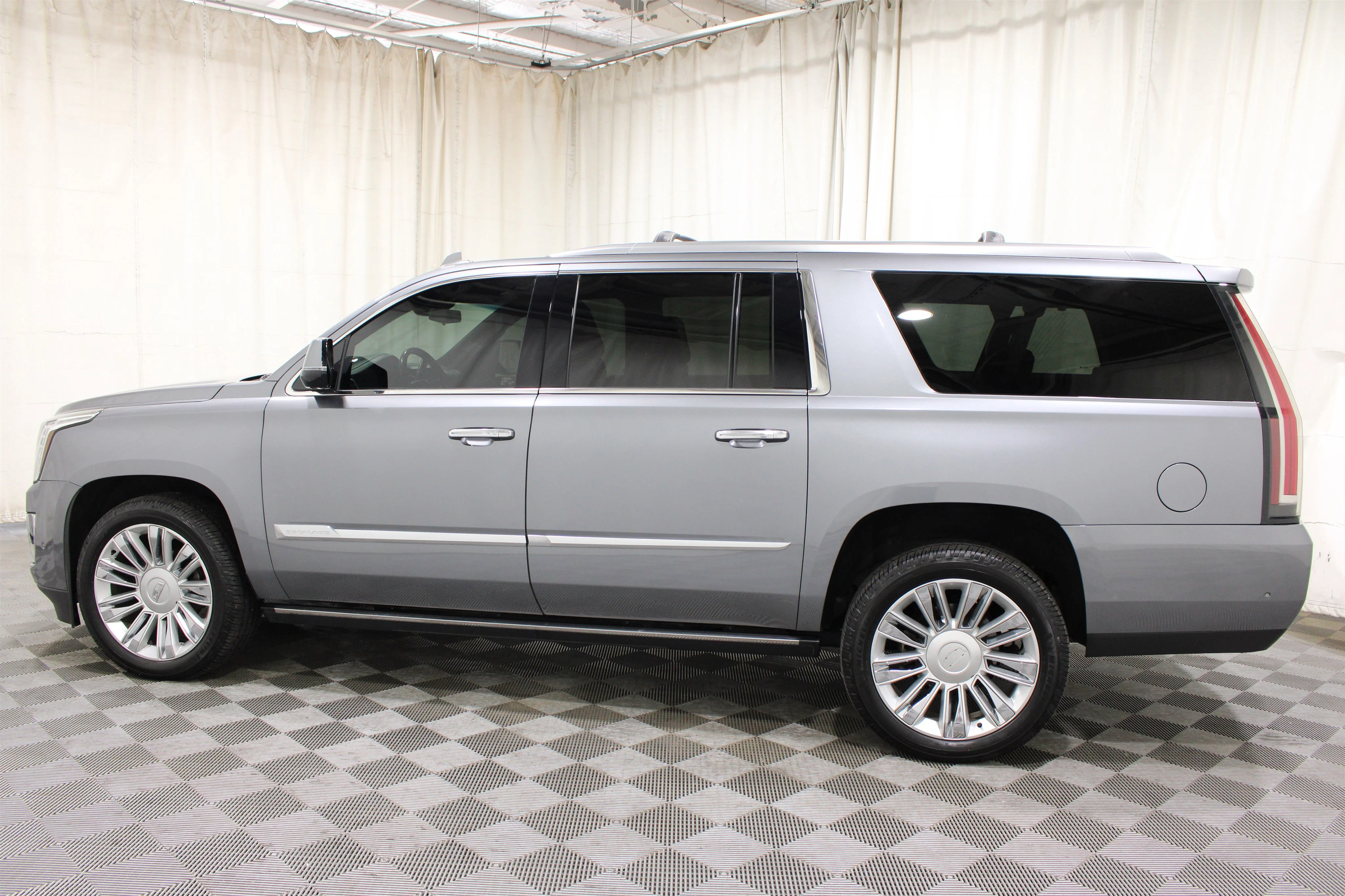 2019 Cadillac Escalade ESV Platinum - Photo 34