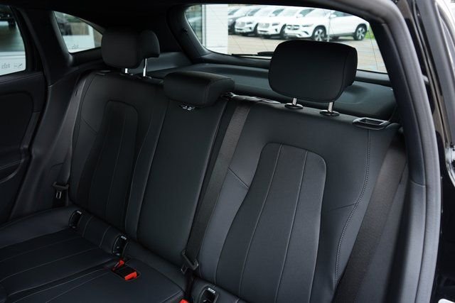 Used 2026  Mercedes-Benz GLA 250 image 32