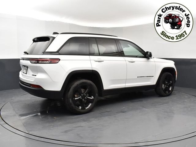 Used 2024 White Jeep Limited image 6