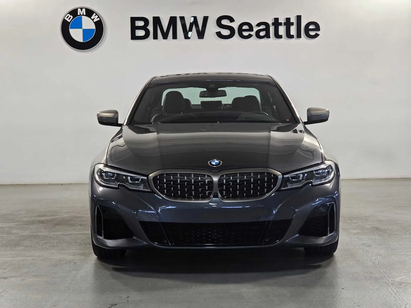 Used 2021 Mineral Gray Metallic BMW xDrive image 6