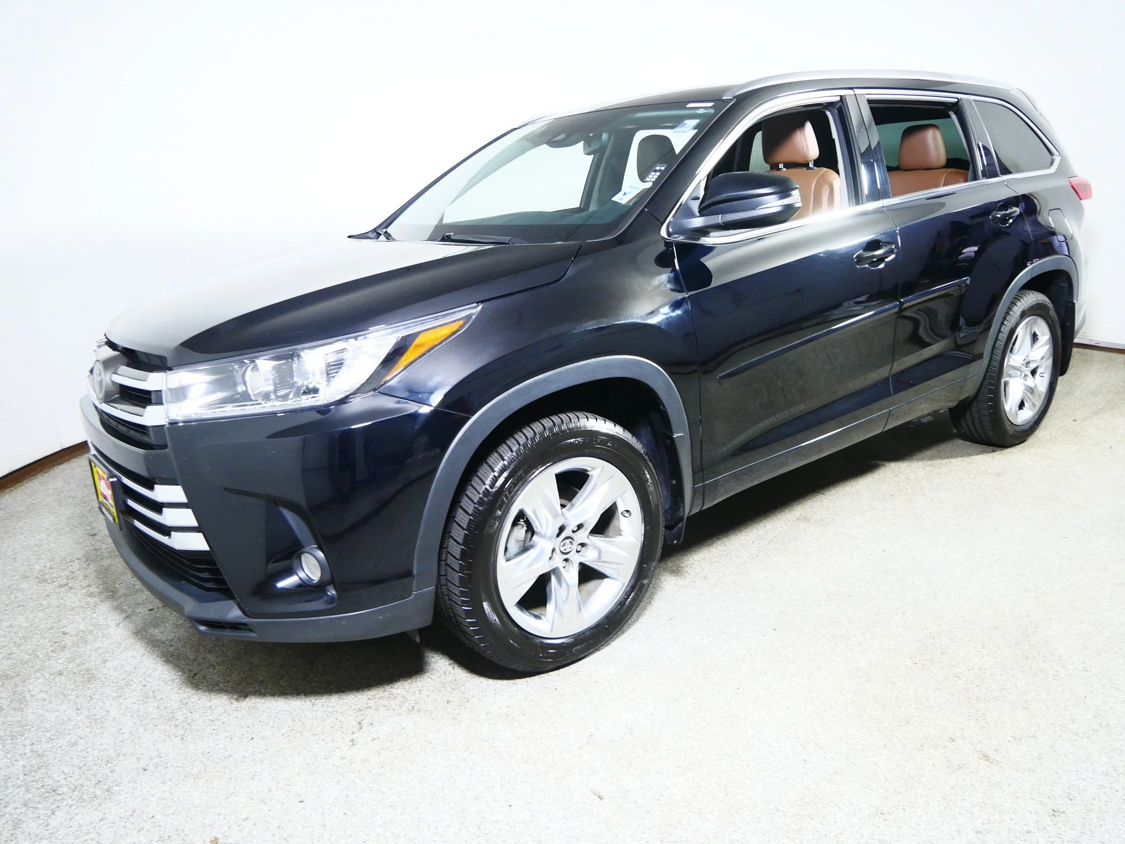 Used 2017 Midnight Black Metallic Toyota Limited image 3