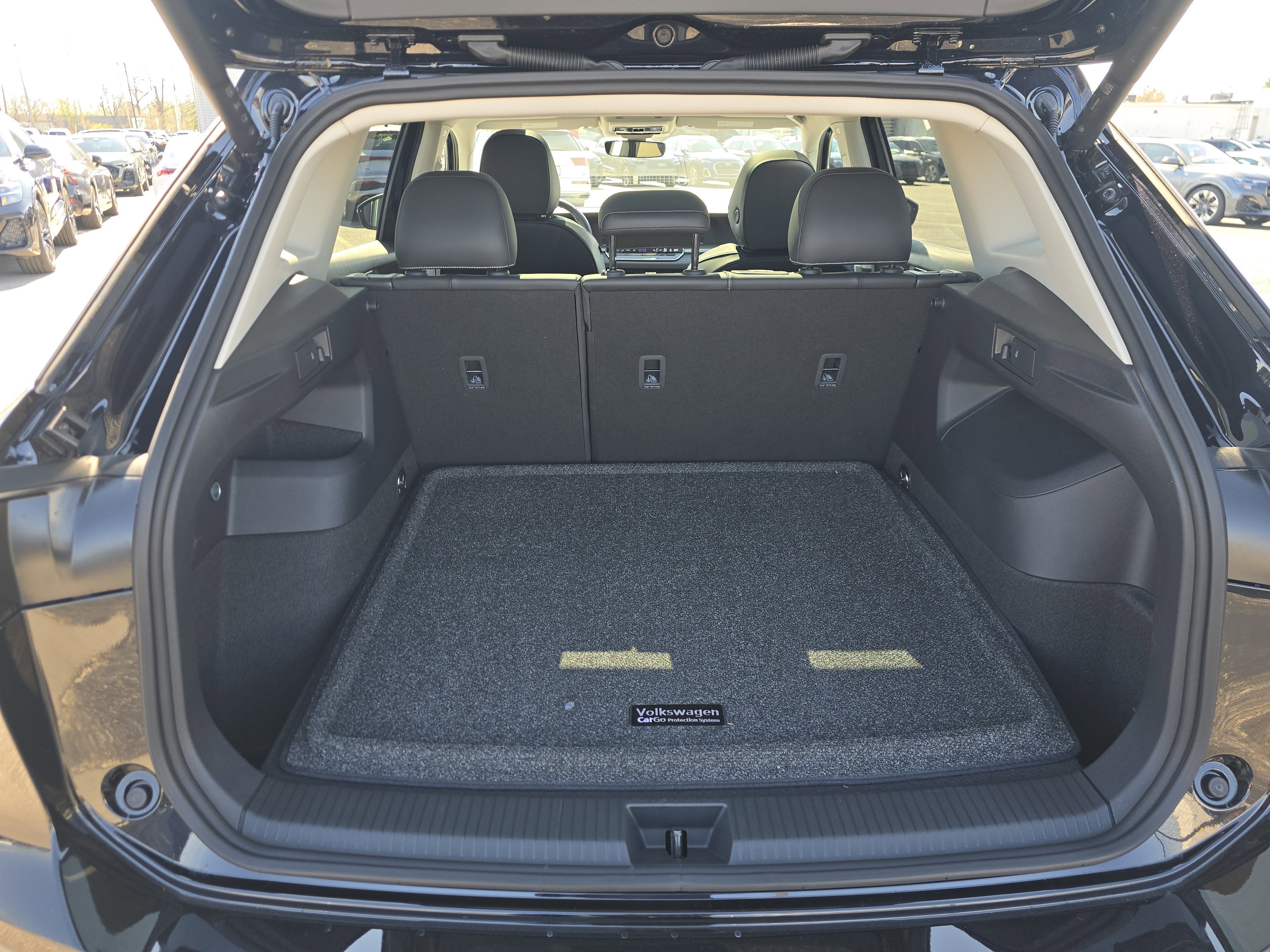 New 2026 Deep Black Pearl Volkswagen SE image 15