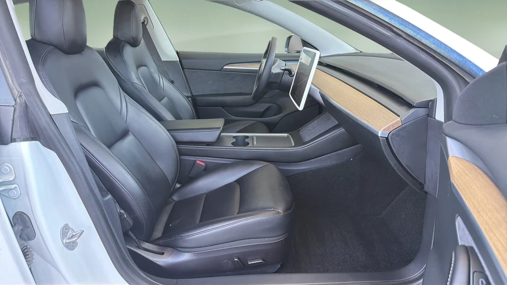 Used 2021 Pearl White Multi-Coat Tesla Standard Range Plus image 11