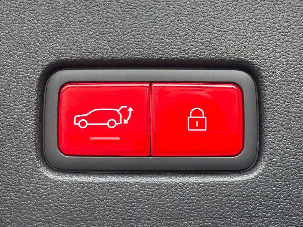 New 2027 Red Hyundai SEL FWD image 19