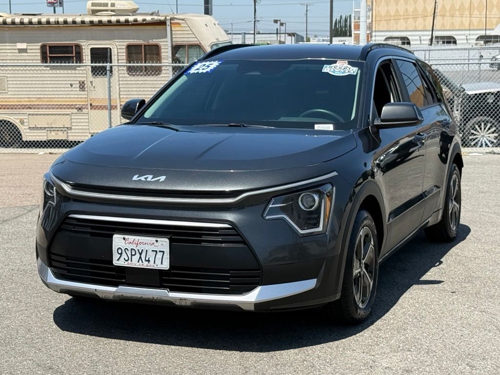 Used 2025 Gray Kia EX image 5