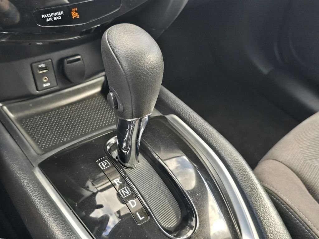 Used 2016 Silver Nissan S image 29