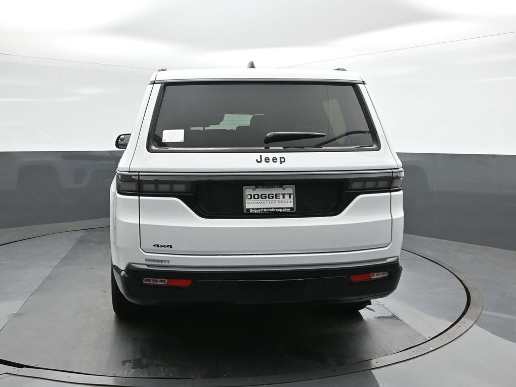 New 2026 Bright White Clear-Coat Exterior Paint Jeep Limited Altitude image 8
