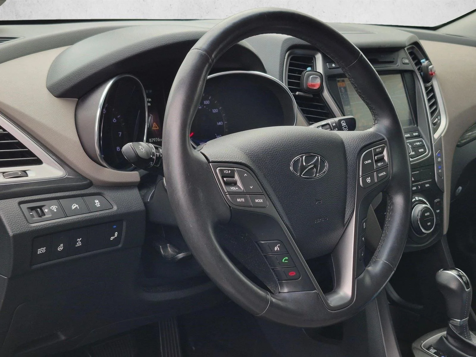 Used 2015 Frost White Pearl Hyundai  image 3