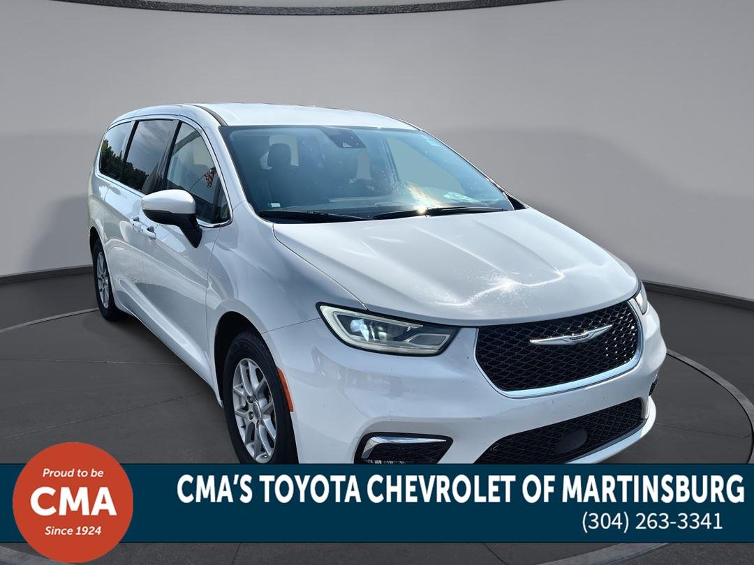 Used 2023 Bright White Clearcoat Chrysler Touring L image 1