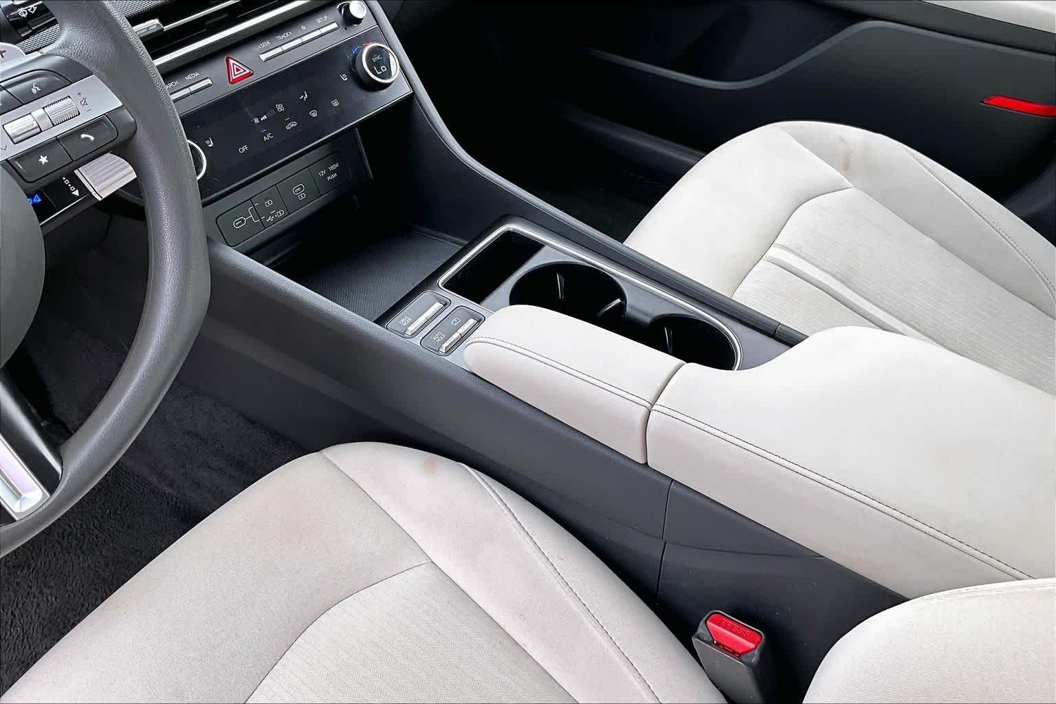 Used 2025 Serenity White Hyundai SEL image 15