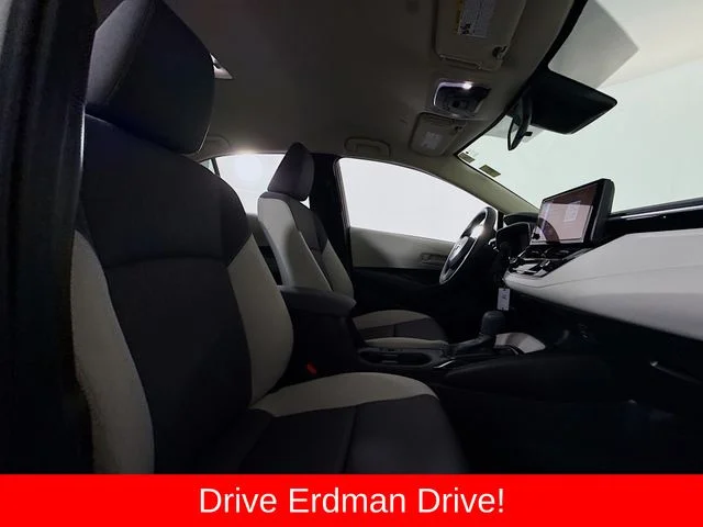 Used 2025 White Toyota LE image 24