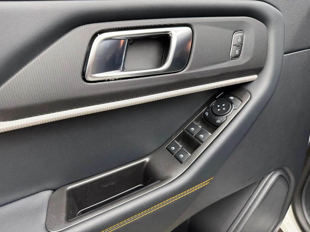 New 2026 Star White Metallic Tri-Coat Ford Tremor® image 10