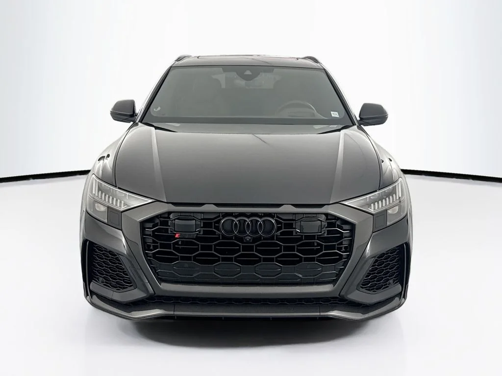Used 2024  Audi 4.0T image 2