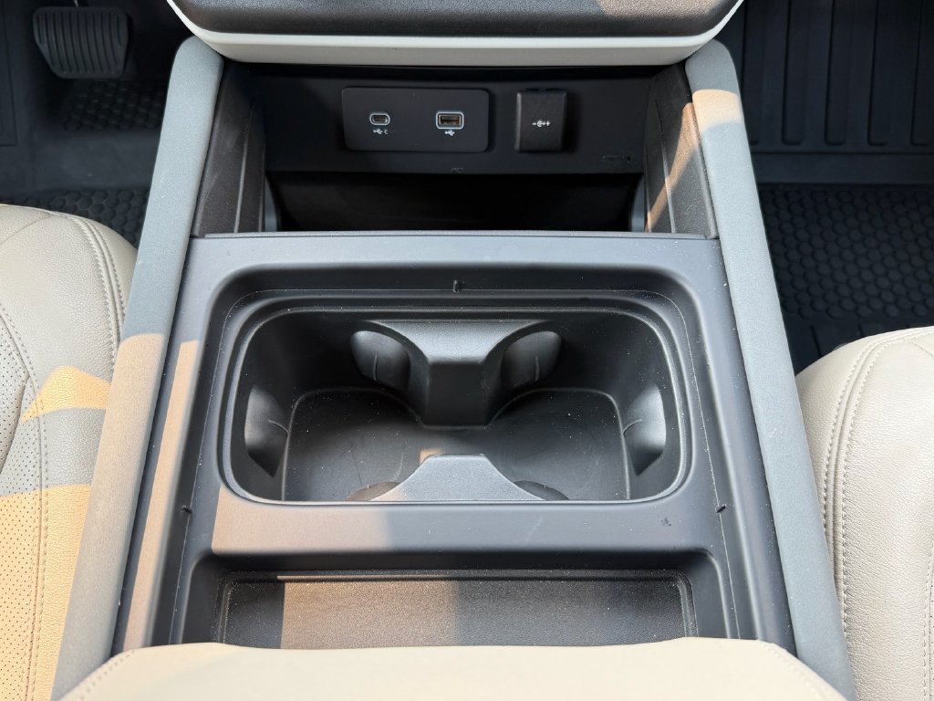 Used 2023 Black Land Rover SE image 19