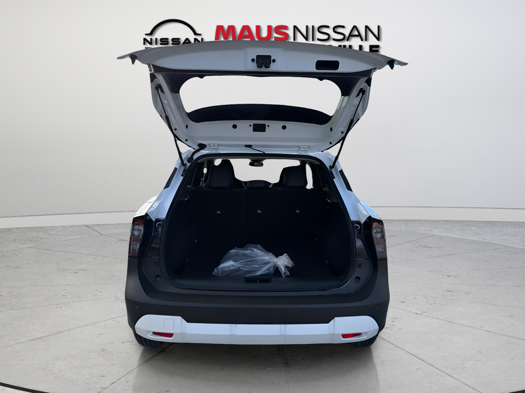 New 2026 White Nissan SR image 10