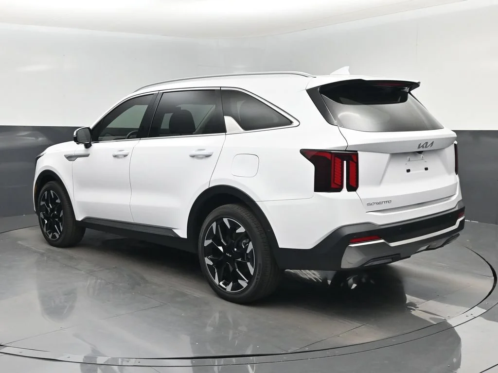 Certified Used 2025 White Kia SX image 4