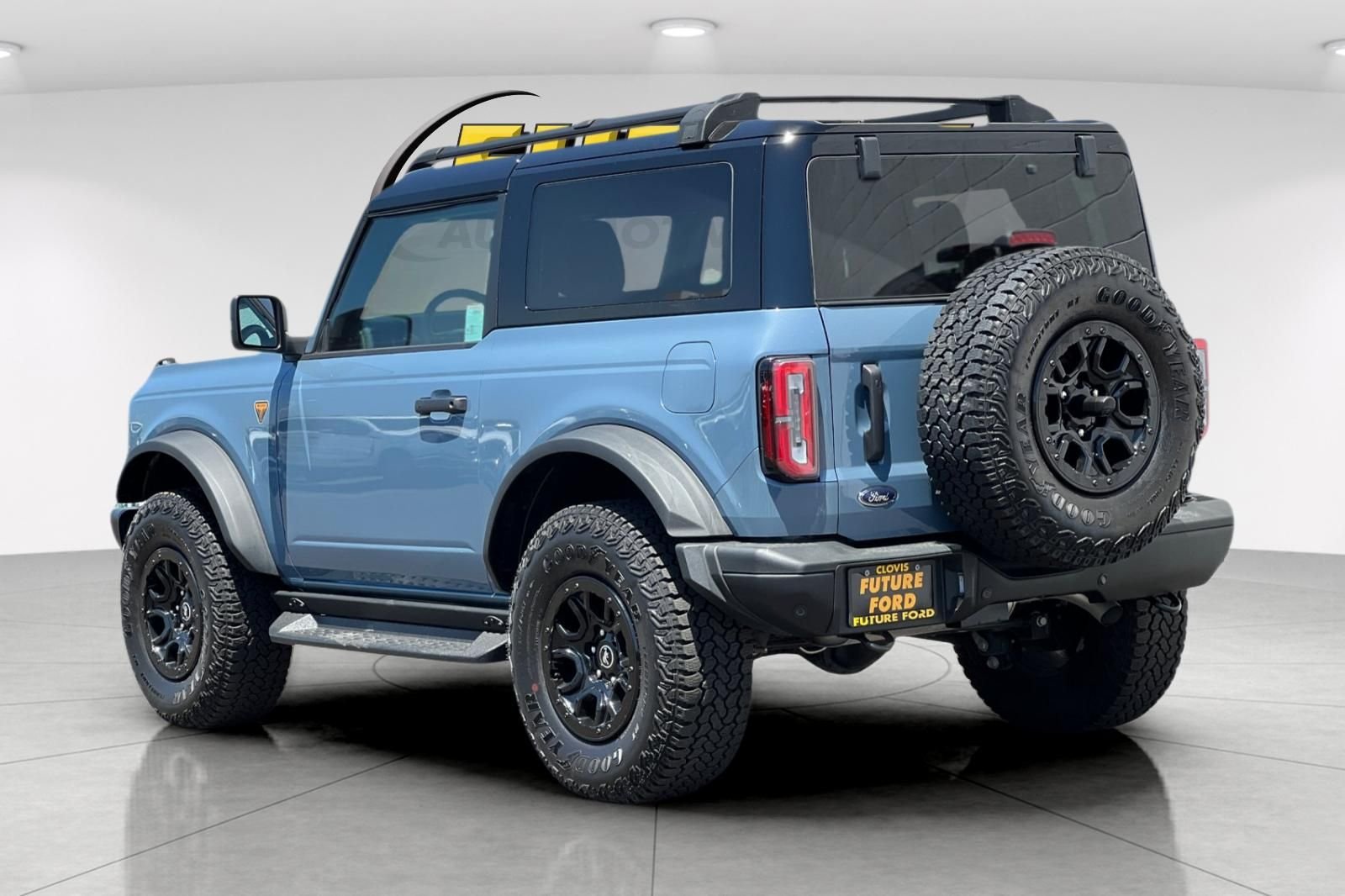 Used 2025 Gray Ford Badlands image 5