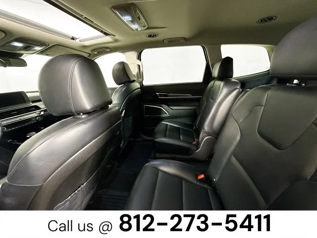 Used 2022 White Kia S image 25