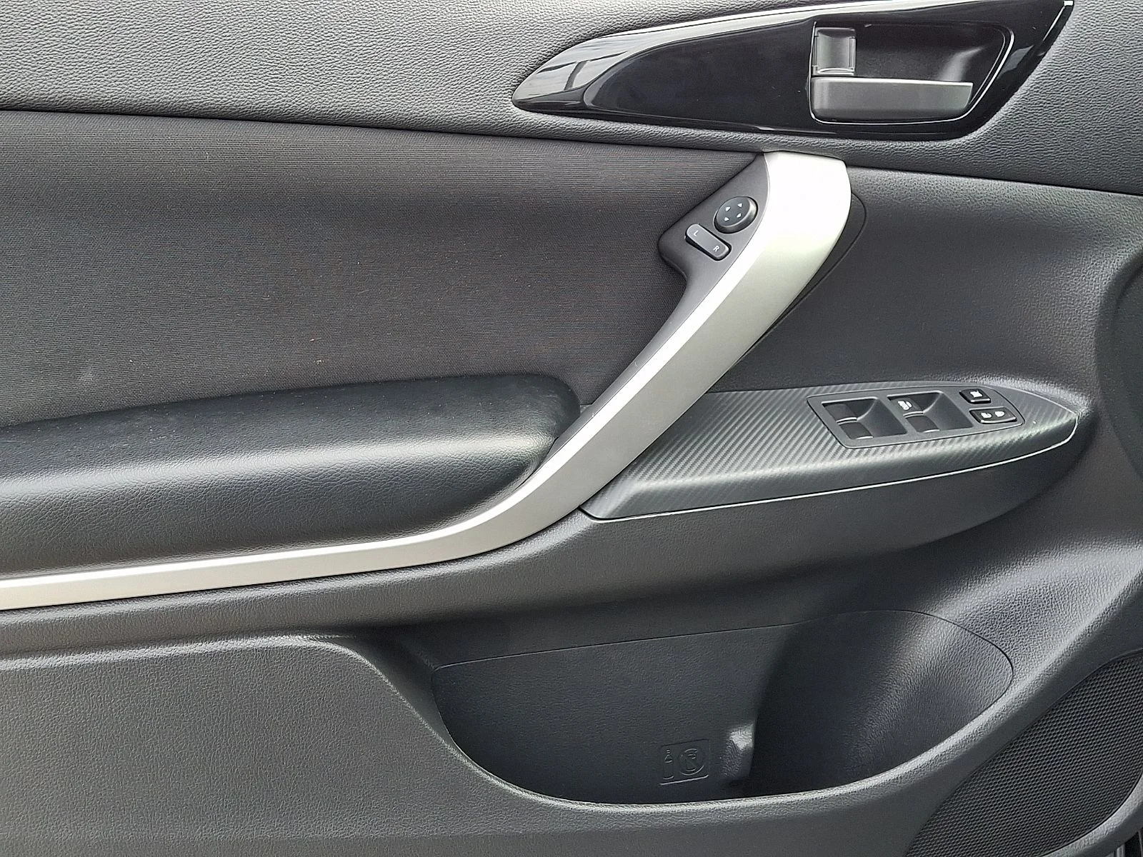 Used 2024 Gray Mitsubishi Black Edition image 12
