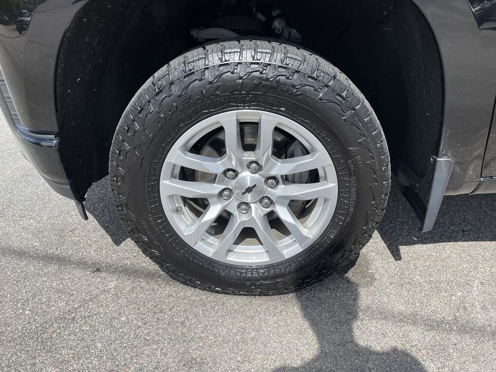 Certified Used 2022 Black Chevrolet RST image 9