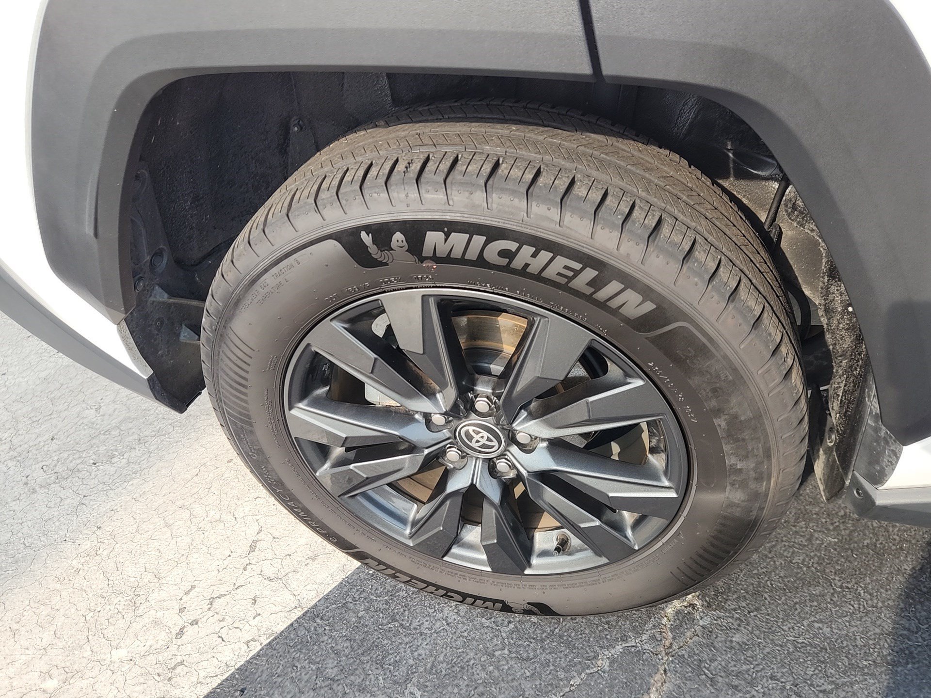 Certified Used 2026 Ice Cap Toyota XLE Premium image 29