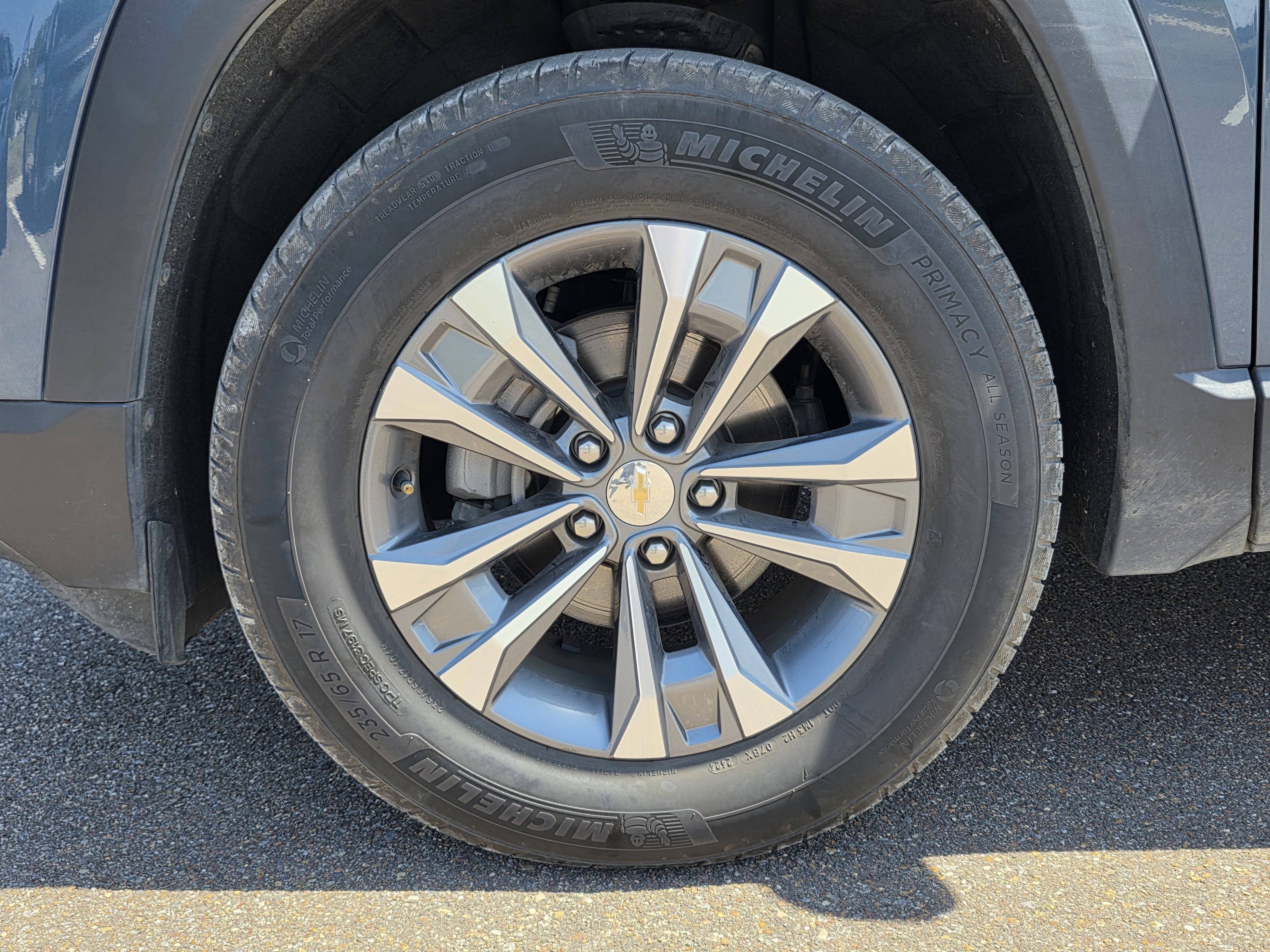 Used 2025 Lakeshore Blue Metallic Chevrolet AWD LT image 31