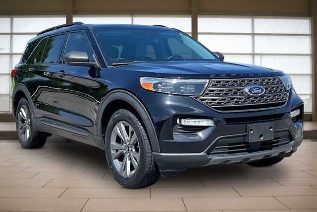 Used 2021 Black Ford XLT image 12
