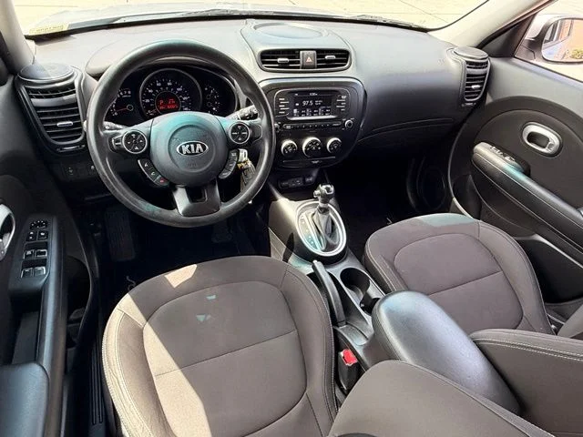 Used 2018 Silver Kia Base image 9