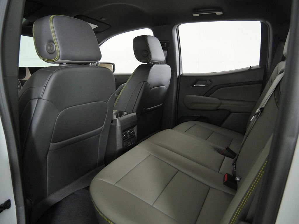 Used 2025 White Chevrolet ZR2 image 29