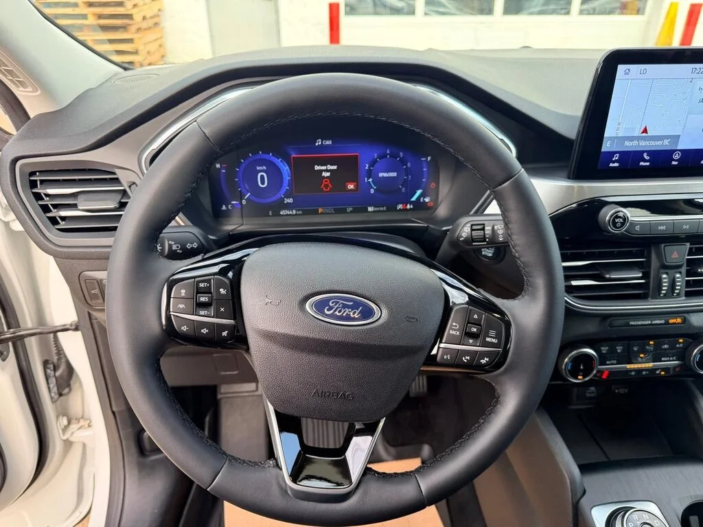 Used 2022 Star White Metallic Tri-Coat Ford Titanium AWD Dilawri Certified   Local BC image 5