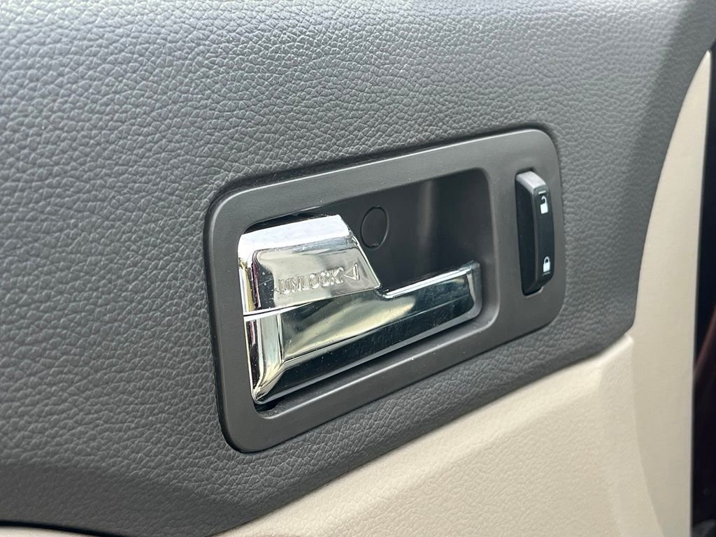 Used 2012 Red Ford SEL image 21