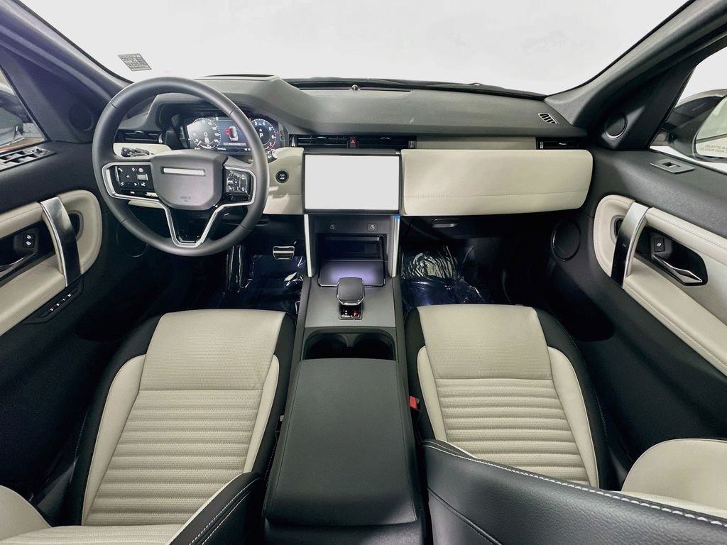 Used 2025  Land Rover SE image 25