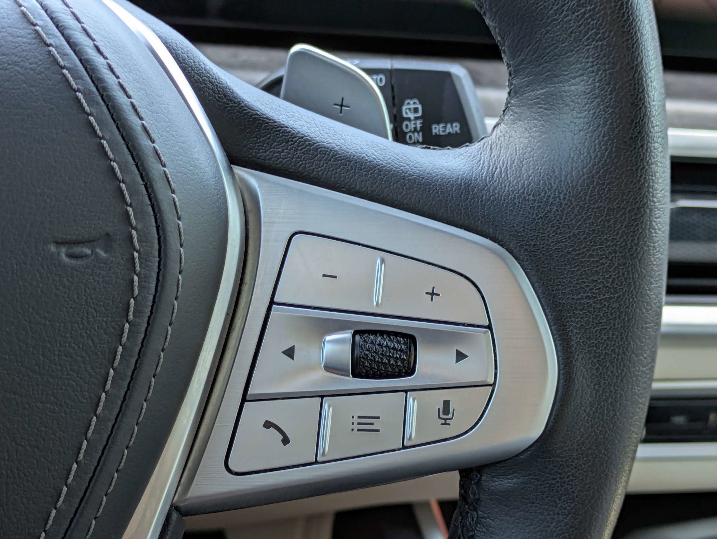 Used 2023 Black Sapphire Metallic BMW xDrive40i image 39